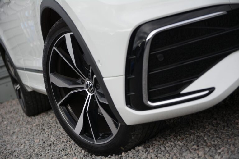 Volkswagen Tiguan 2.0 TDI R-Line DSG 4Motion Euro 6 (s/s) 5dr