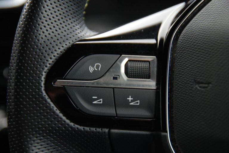 Peugeot 2008 1.2 PureTech GT Euro 6 (s/s) 5dr