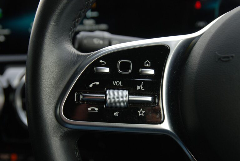 Mercedes-Benz A Class 1.3 A180 Sport (Executive) 7G-DCT Euro 6 (s/s) 5dr