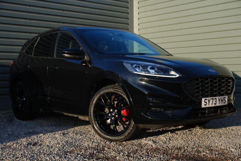 Ford Kuga 2.5 Duratec 14.4kWh Black Package Edition CVT Euro 6 (s/s) 5dr