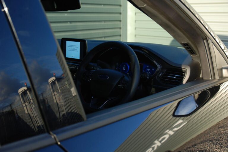 Ford Kuga 2.5 Duratec 14.4kWh Black Package Edition CVT Euro 6 (s/s) 5dr