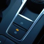 Ford Kuga 2.5 Duratec 14.4kWh Black Package Edition CVT Euro 6 (s/s) 5dr