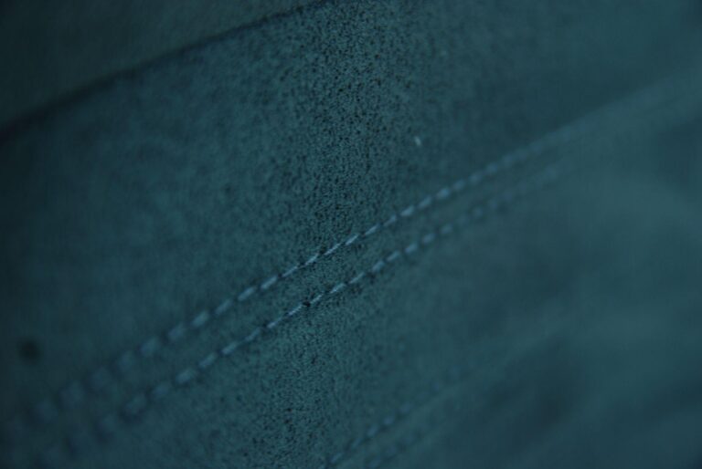 Ford Kuga 2.5 Duratec 14.4kWh Black Package Edition CVT Euro 6 (s/s) 5dr