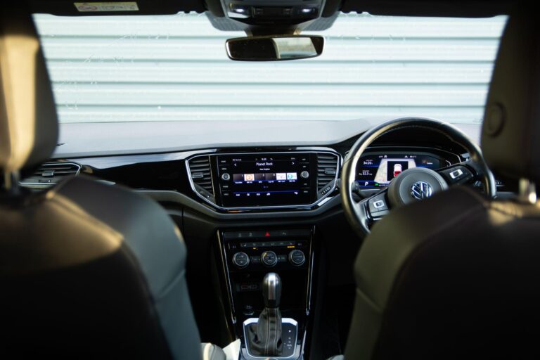 Volkswagen T-Roc 2.0 TSI R SUV 5dr Petrol DSG 4Motion Euro 6 (s/s) (300 ps)