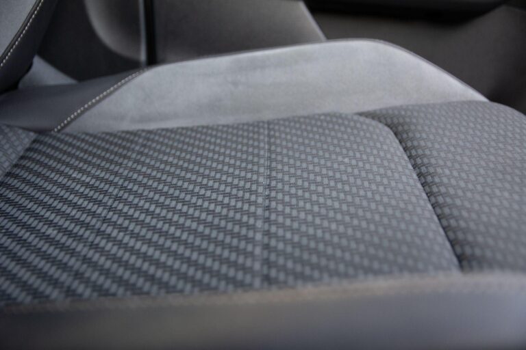 Volkswagen T-Roc 2.0 TSI R SUV 5dr Petrol DSG 4Motion Euro 6 (s/s) (300 ps)