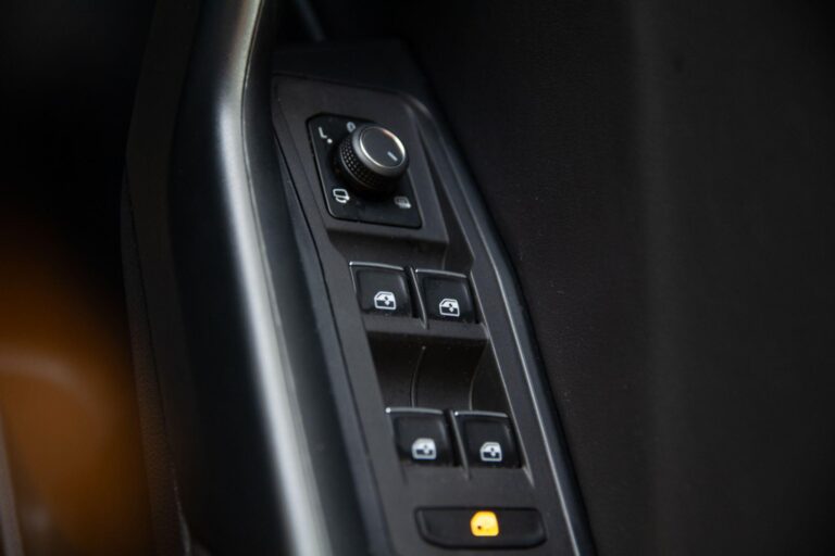 Volkswagen T-Roc 2.0 TSI R SUV 5dr Petrol DSG 4Motion Euro 6 (s/s) (300 ps)