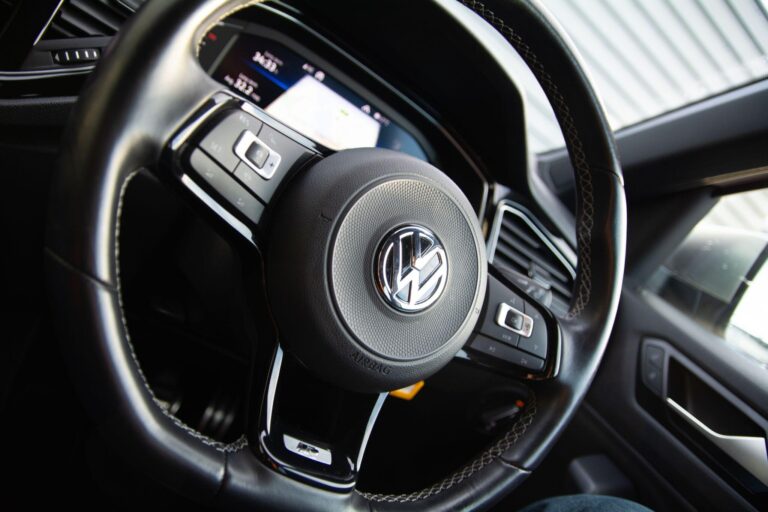 Volkswagen T-Roc 2.0 TSI R SUV 5dr Petrol DSG 4Motion Euro 6 (s/s) (300 ps)