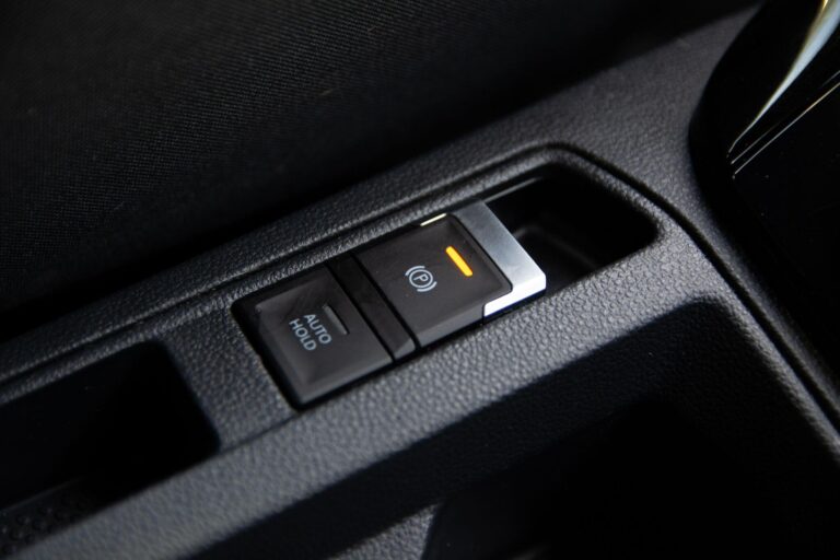 Volkswagen T-Roc 2.0 TSI R SUV 5dr Petrol DSG 4Motion Euro 6 (s/s) (300 ps)