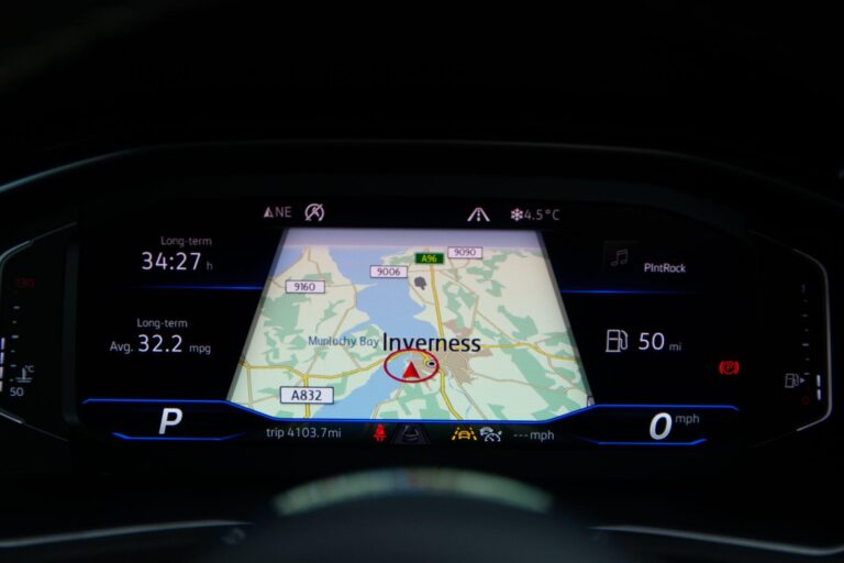 Volkswagen T-Roc 2.0 TSI R SUV 5dr Petrol DSG 4Motion Euro 6 (s/s) (300 ps)