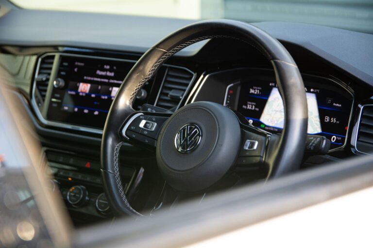 Volkswagen T-Roc 2.0 TSI R SUV 5dr Petrol DSG 4Motion Euro 6 (s/s) (300 ps)