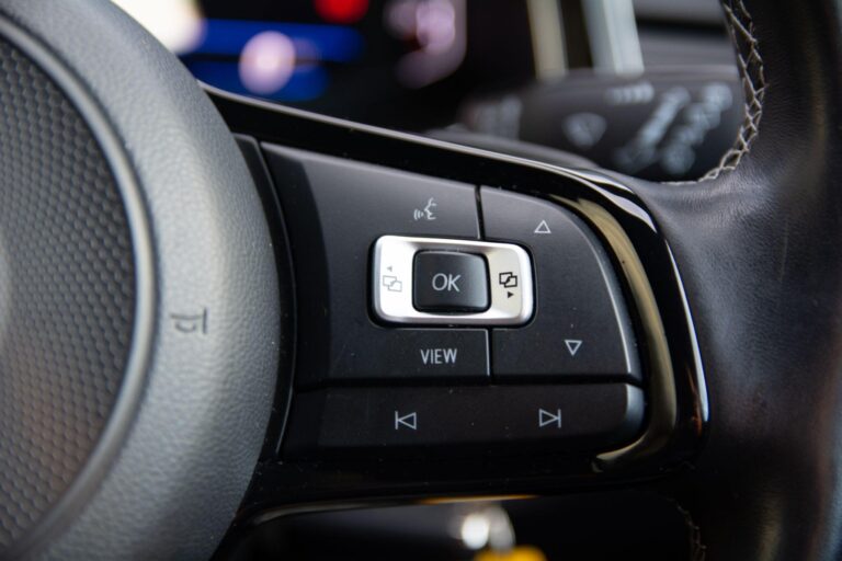 Volkswagen T-Roc 2.0 TSI R SUV 5dr Petrol DSG 4Motion Euro 6 (s/s) (300 ps)