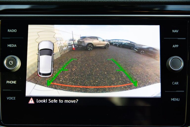 Volkswagen T-Roc 2.0 TSI R SUV 5dr Petrol DSG 4Motion Euro 6 (s/s) (300 ps)