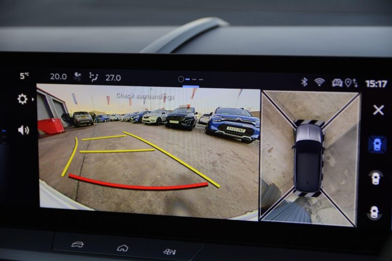 Vauxhall Grandland 1.2 Ultimate SUV 5dr Petrol Hybrid e-DCT Euro 6 (s/s) (136 ps)