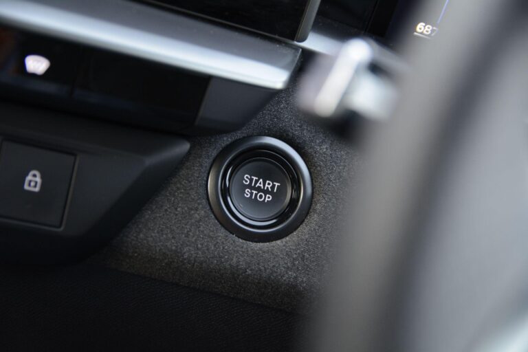 Vauxhall Grandland 1.2 Ultimate SUV 5dr Petrol Hybrid e-DCT Euro 6 (s/s) (136 ps)