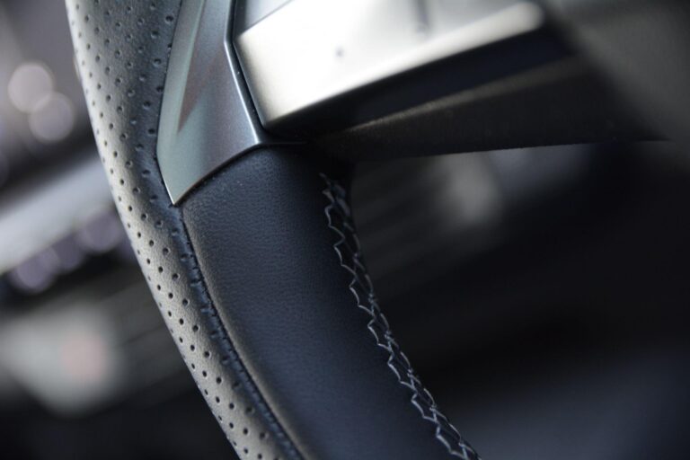 Vauxhall Grandland 1.2 Ultimate SUV 5dr Petrol Hybrid e-DCT Euro 6 (s/s) (136 ps)