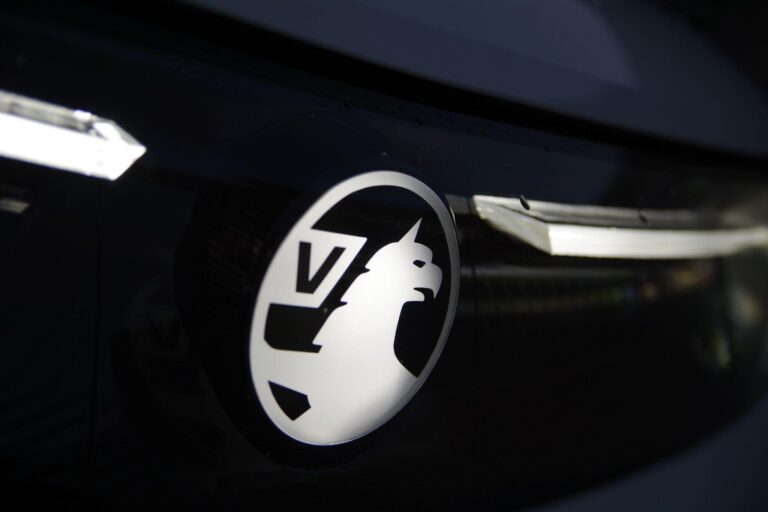 Vauxhall Grandland 1.2 Ultimate SUV 5dr Petrol Hybrid e-DCT Euro 6 (s/s) (136 ps)