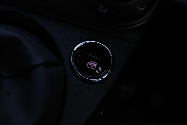 Fiat 500 1.2 Lounge Hatchback 3dr Petrol Manual Euro 6 (s/s) (69 bhp)