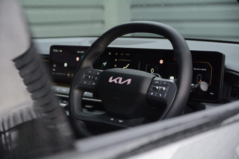 Kia EV9 99.8kWh GT-Line SUV 5dr Electric Auto AWD (378 bhp)