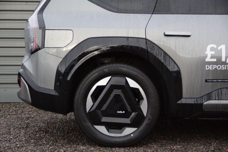 Kia EV9 99.8kWh GT-Line SUV 5dr Electric Auto AWD (378 bhp)