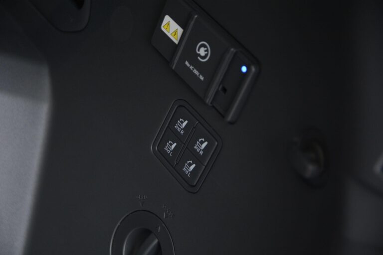 Kia EV9 99.8kWh GT-Line SUV 5dr Electric Auto AWD (378 bhp)