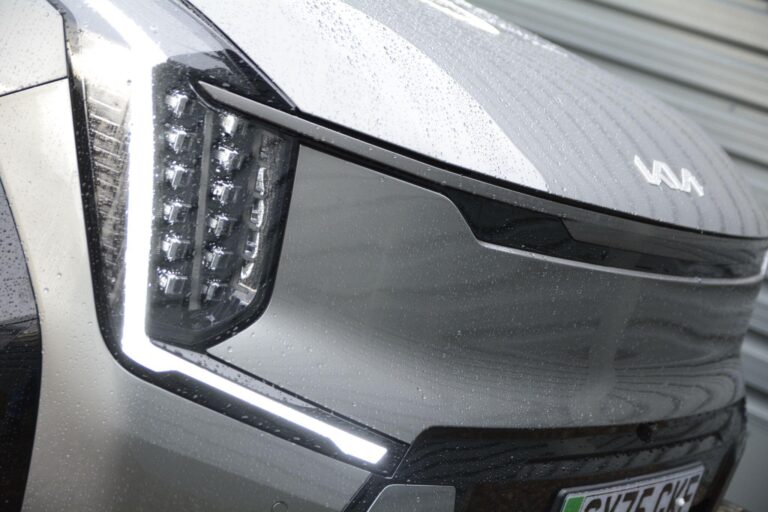 Kia EV9 99.8kWh GT-Line SUV 5dr Electric Auto AWD (378 bhp)