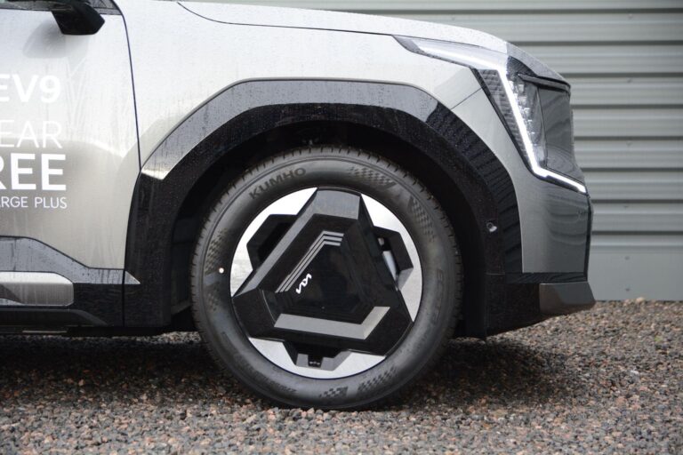 Kia EV9 99.8kWh GT-Line SUV 5dr Electric Auto AWD (378 bhp)